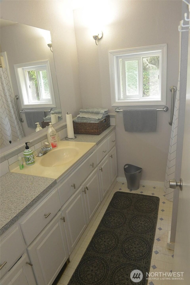 332 Rhododendron Dr, Sequim, WA 98382 - full bathroom featuring vanity