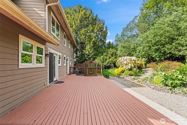 1533 S Sunset Dr, Tacoma, WA 98465 - wooden terrace featuring fence