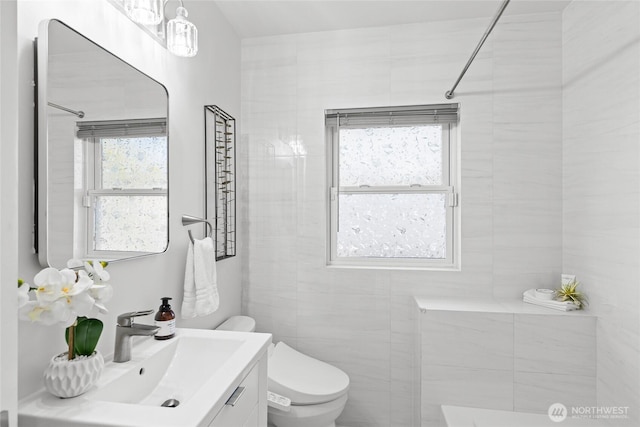 3112 13th Ave S, Seattle, WA 98144 - bathroom featuring toilet, vanity, and a shower