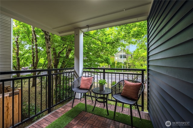 18210 73rd Ave NE Unit 101, Kenmore, WA 98028 - view of balcony