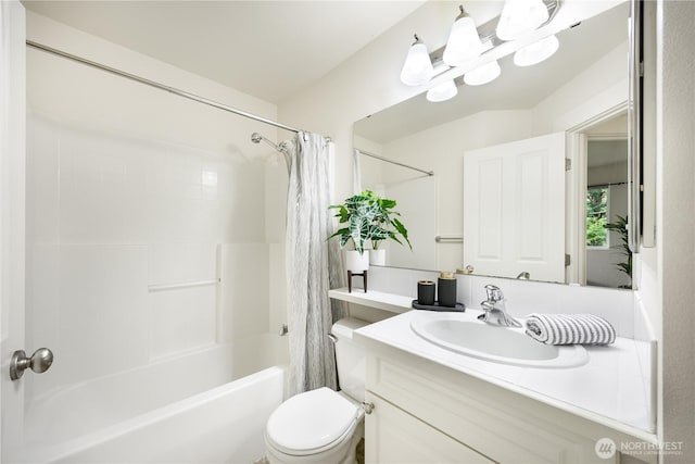 full bath featuring vanity, toilet, shower / bath combo, and a chandelier