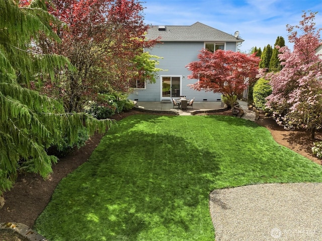 24521 SE 275th St, Maple Valley, WA 98038 - view of green lawn with a patio