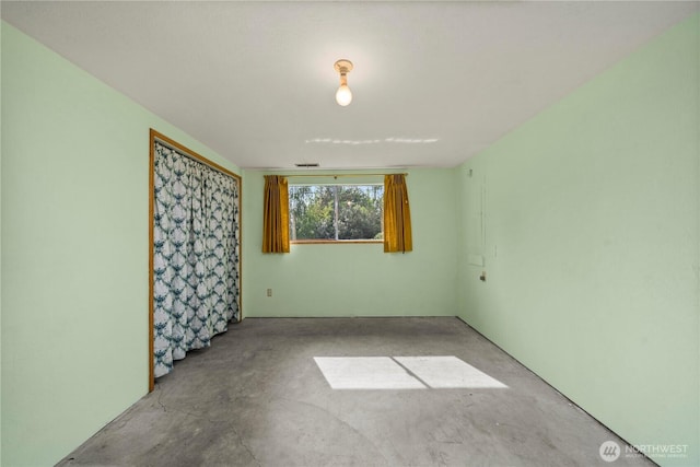 4414 Merlie Ave NE, Bremerton, WA 98310 - empty room featuring concrete floors