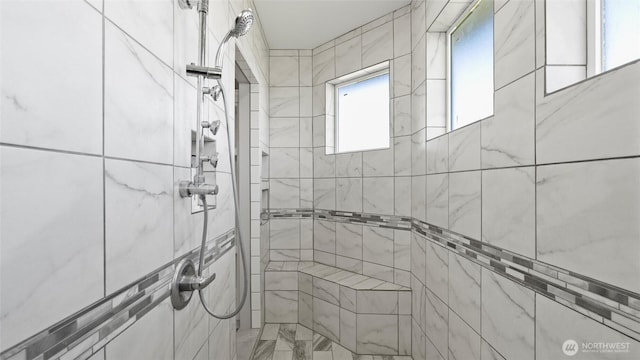 207 Clayton Pl, Mattawa, WA 99349 - bathroom featuring tiled shower