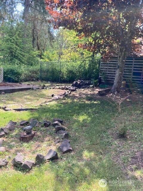161 N Schoolhouse Hill Rd, Hoodsport, WA 98548 - view of yard featuring fence