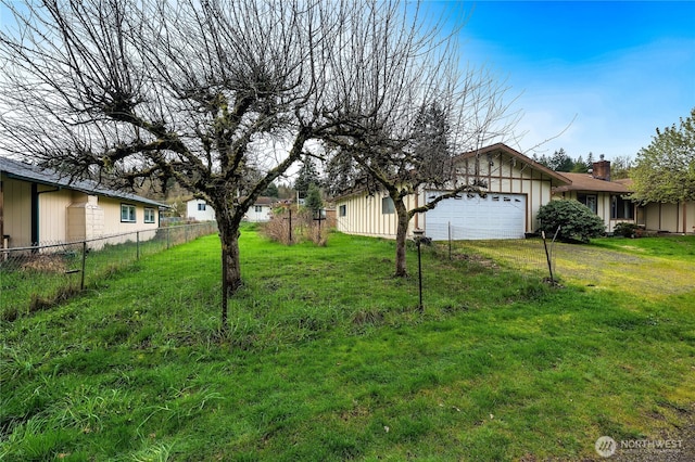 605 W Euclid Ave, Shelton, WA 98584 - view of yard with a garage and driveway