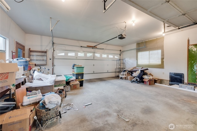605 W Euclid Ave, Shelton, WA 98584 - garage featuring a garage door opener