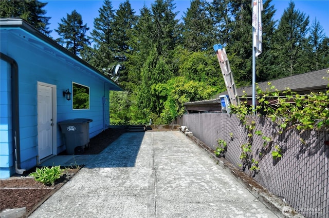 10910 114th Ave SW, Tacoma, WA 98498 - view of home's exterior featuring fence