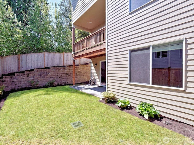 9932 15th Pl SE, Lake Stevens, WA 98258 - view of yard featuring a patio area and a deck