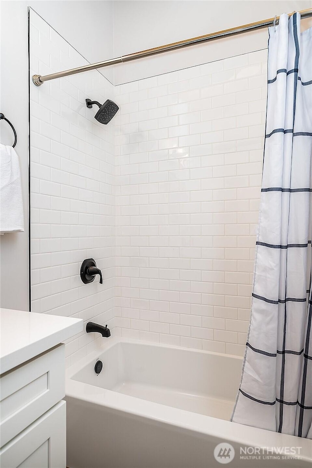 900 Sea Vista Pl, Edmonds, WA 98020 - full bathroom with shower / bath combo and vanity