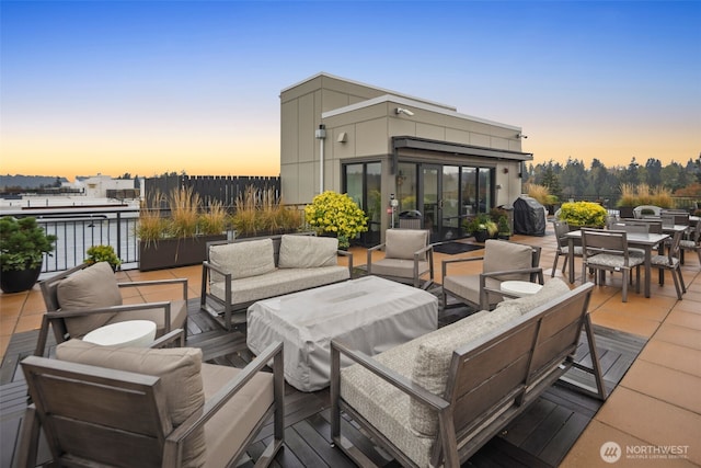 11903 NE 128th St Unit 612, Kirkland, WA 98034 - deck with an outdoor hangout area, area for grilling, and outdoor dining area