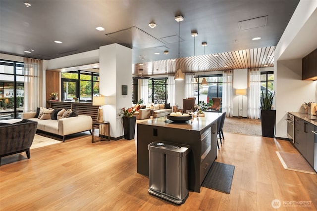 11903 NE 128th St Unit 612, Kirkland, WA 98034 - common area featuring recessed lighting