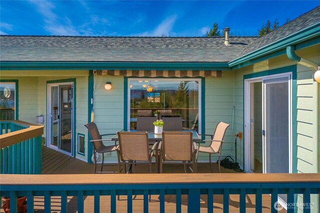 1166 Daniels Ave, Bremerton, WA 98312 - wooden terrace with outdoor dining area