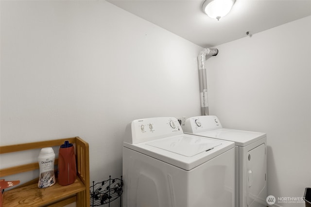 7819 Tolt River Rd NE, Carnation, WA 98014 - clothes washing area featuring washing machine and dryer