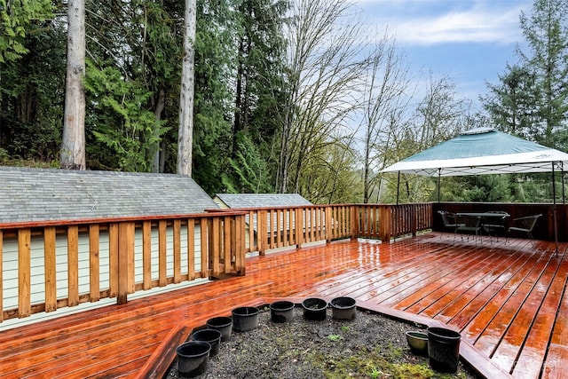 7819 Tolt River Rd NE, Carnation, WA 98014 - view of wooden deck