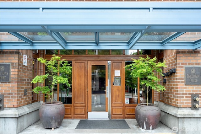 2415 2nd Ave Unit 743, Seattle, WA 98121 - entrance to property featuring brick siding