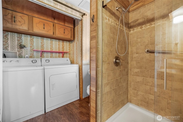 212 Old Owen Rd Unit 46, Sultan, WA 98294 - laundry area featuring separate washer and dryer, dark wood-style floors, and wallpapered walls