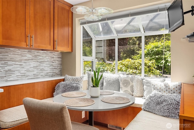 10504 Dixon Dr S, Seattle, WA 98178 - view of dining area