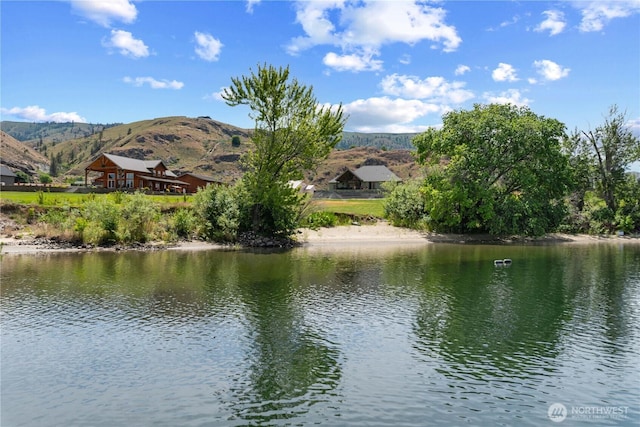 179 N Shore Dr, Orondo, WA 98843 - water view featuring mountains