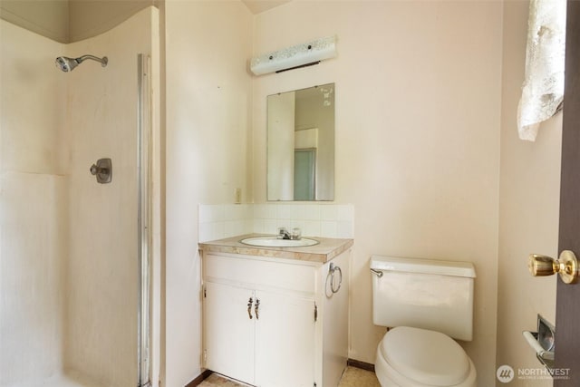 107 Mayfield Cir, Mossyrock, WA 98564 - full bathroom featuring a shower stall, decorative backsplash, and vanity