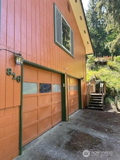 816 Sunrise Ln, Centralia, WA 98531 - view of garage