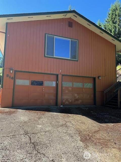 816 Sunrise Ln, Centralia, WA 98531 - view of garage