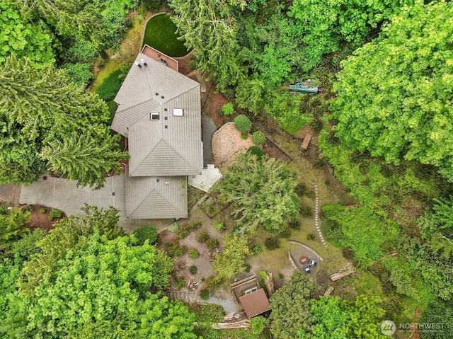aerial view of property and surrounding area