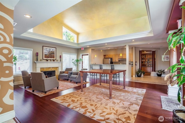 common area with recessed lighting
