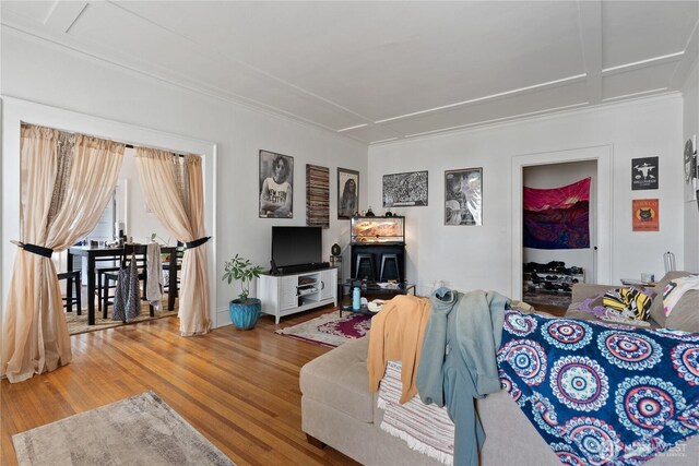 1905 W 2nd St, Spokane, WA 99201 - living area with wood finished floors and crown molding