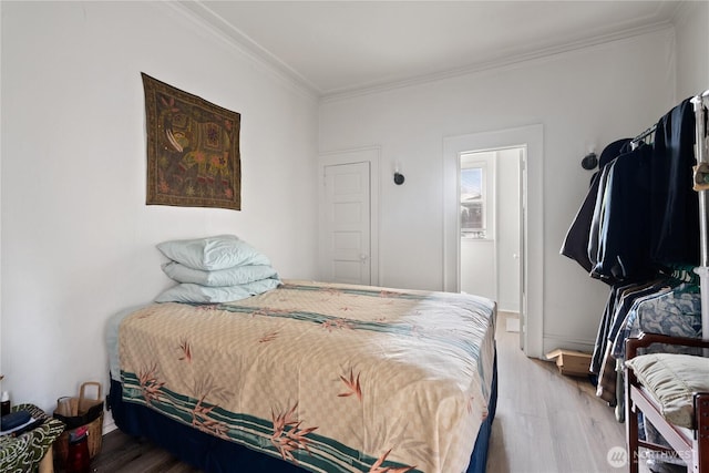1905 W 2nd St, Spokane, WA 99201 - bedroom featuring wood finished floors and ornamental molding