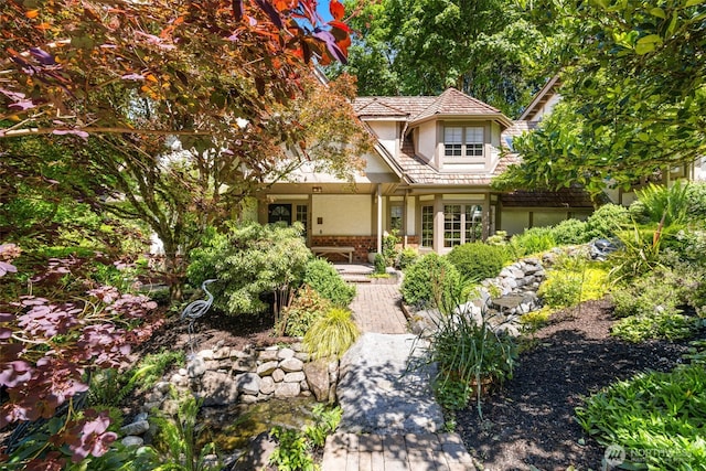 5222 W Mercer Way, Mercer Island, WA 98040 - view of front facade with stucco siding and brick siding