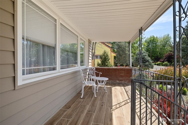 78 Whitten St, Richland, WA 99354 - wooden deck featuring covered porch