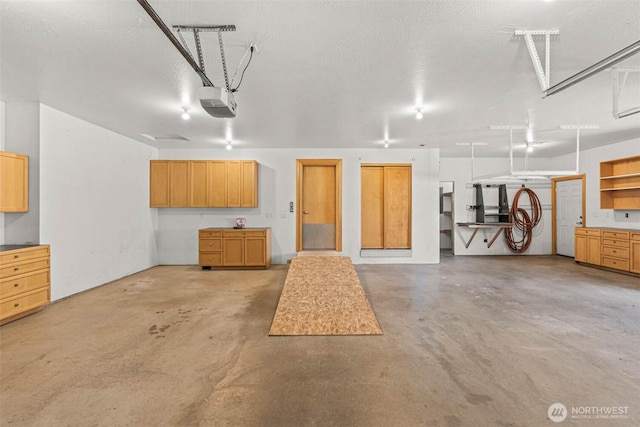 2541 Fancher Heights Blvd, East Wenatchee, WA 98802 - garage featuring a garage door opener