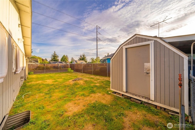 7052 S I St, Tacoma, WA 98408 - view of yard with a shed and an outdoor structure
