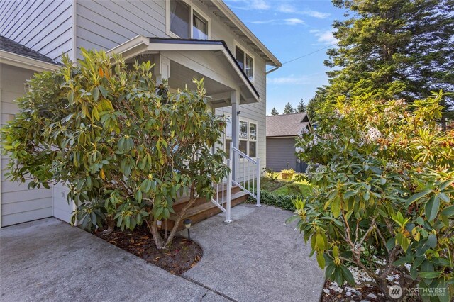1274 Admirals Dr, Coupeville, WA 98239 - view of entrance to property