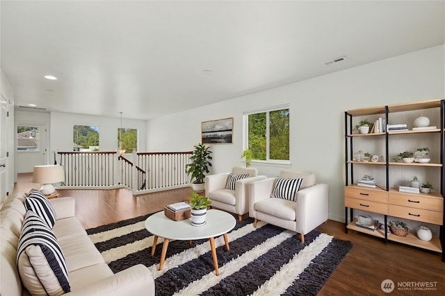 18910 SE 41st Dr, Vancouver, WA 98683 - living area featuring wood finished floors, plenty of natural light, and recessed lighting