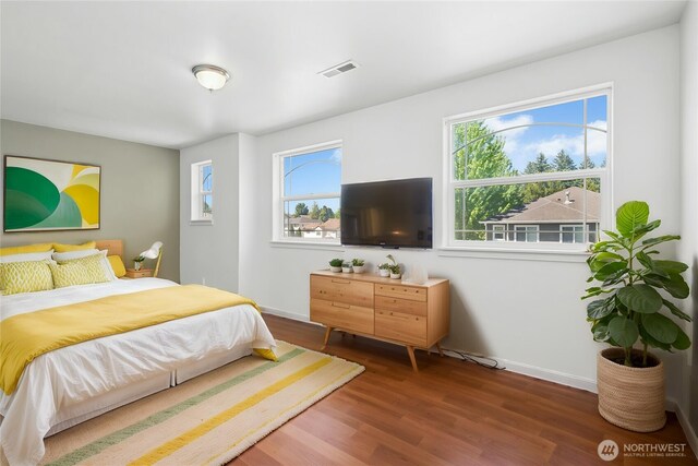 18910 SE 41st Dr, Vancouver, WA 98683 - bedroom with wood finished floors and baseboards