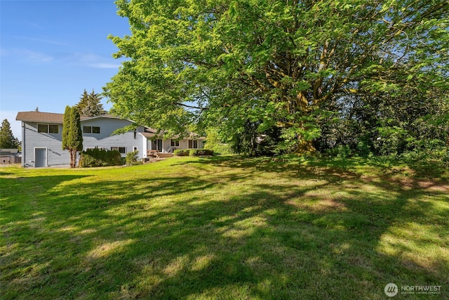 view of grassy yard
