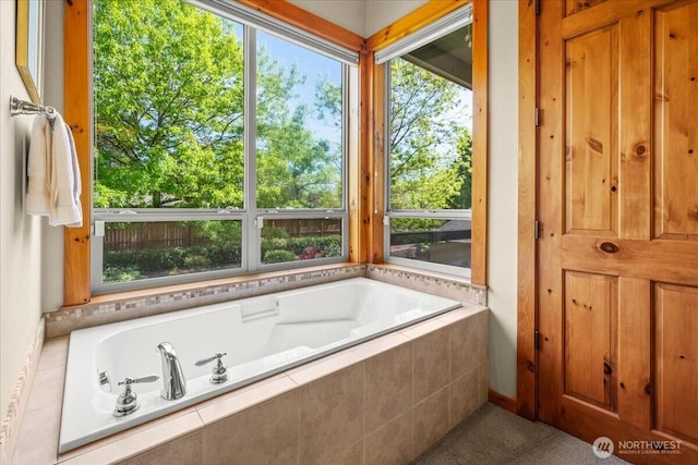 12800 NE Salmon Creek Ave Unit 118, Vancouver, WA 98686 - bathroom with a garden tub