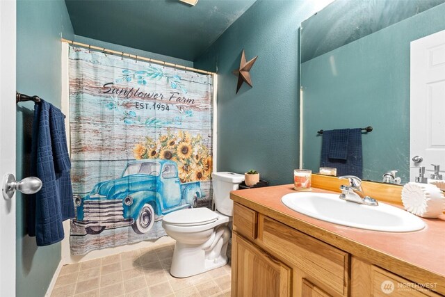 138 Bruinview Ln, Chehalis, WA 98532 - full bath with toilet, vanity, and curtained shower