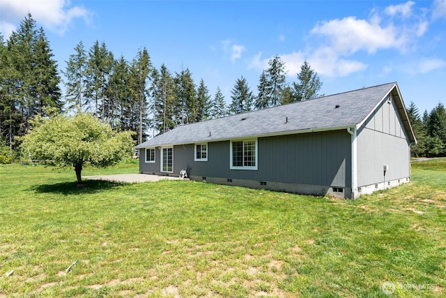 138 Bruinview Ln, Chehalis, WA 98532 - rear view of property with crawl space, a patio area, and a yard