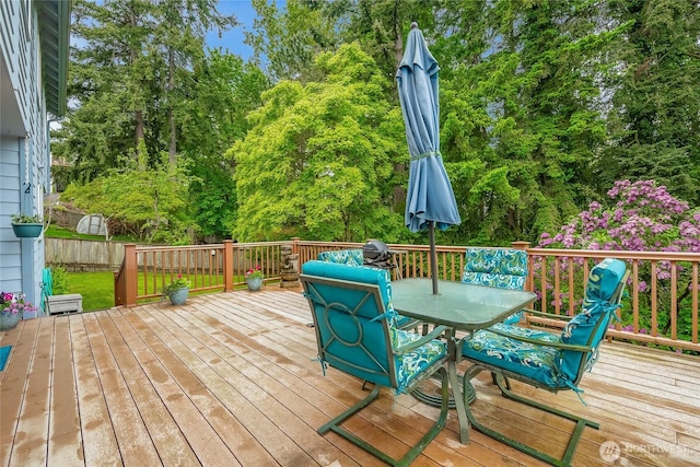 1117 W Racine St, Bellingham, WA 98229 - wooden terrace with outdoor dining area