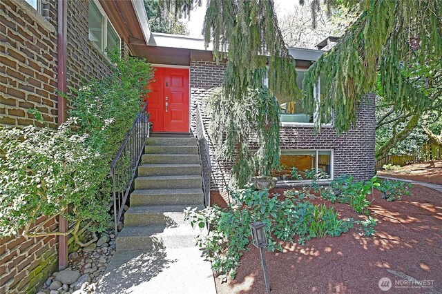 8612 NE 133rd St, Kirkland, WA 98034 - entrance to property featuring brick siding