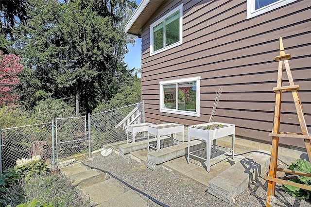 8612 NE 133rd St, Kirkland, WA 98034 - view of side of home with fence