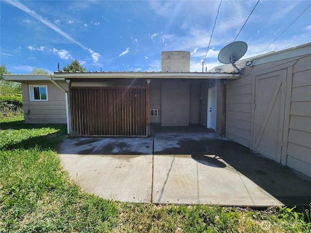 1476 W Sunset Dr, Moses Lake, WA 98837 - view of garage