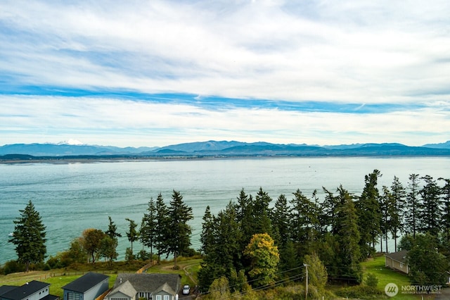 2880 Strawberry Point Rd, Oak Harbor, WA 98277