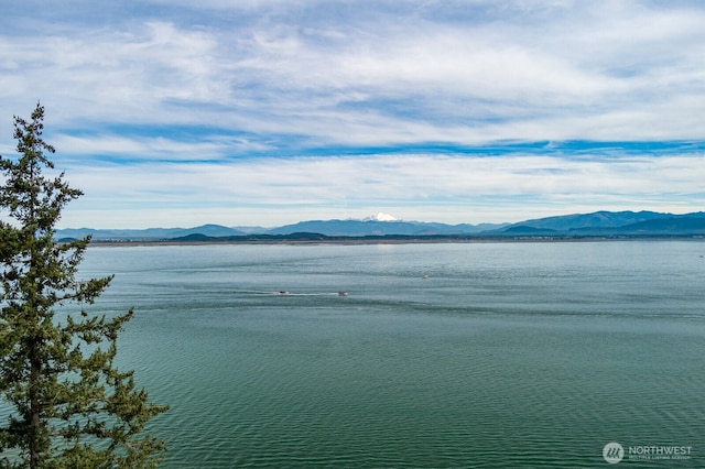 2880 Strawberry Point Rd, Oak Harbor, WA 98277