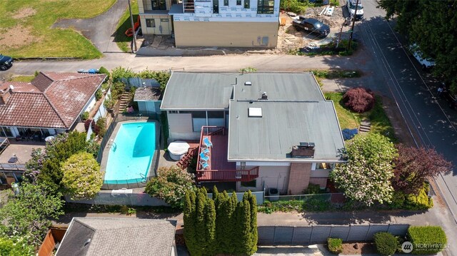 1006 N 36th St, Renton, WA 98056 - aerial view of property and surrounding area featuring a pool area