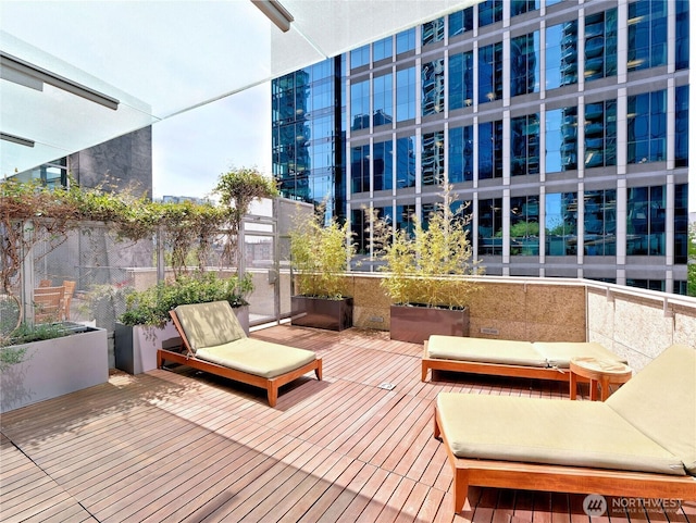 10700 NE 4th St Unit 2710, Bellevue, WA 98004 - common area featuring a wall of windows