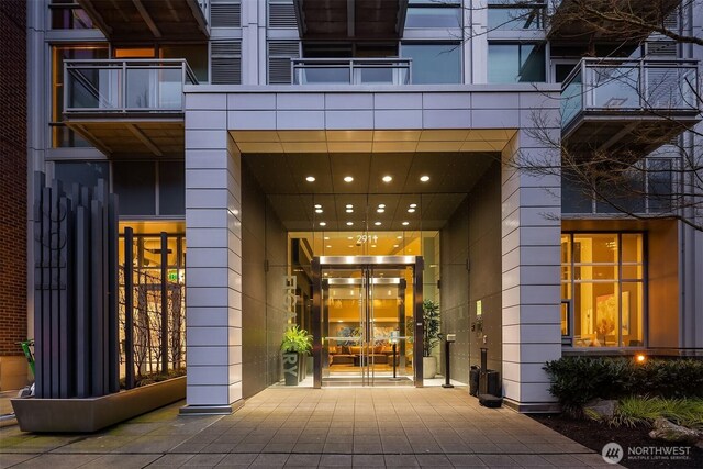 2911 2nd Ave Unit 411, Seattle, WA 98121 - doorway to property with a balcony